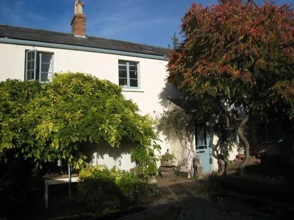 Charming Cottage & Garden